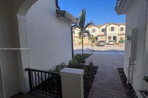 Condo in Homestead, Florida, 3 bedrooms № 1712028 - photo 3
