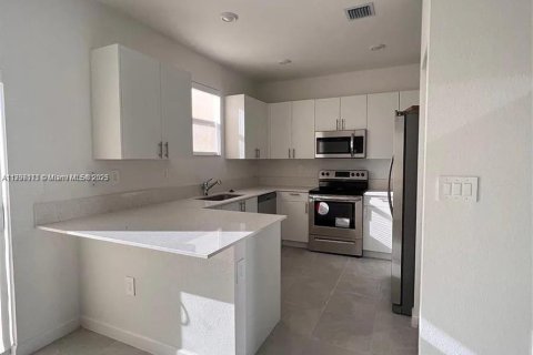 Condo in Homestead, Florida, 3 bedrooms № 1712028 - photo 4