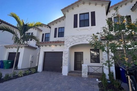 Condo in Homestead, Florida, 3 bedrooms № 1712028 - photo 1