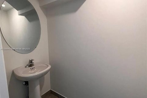 Condo in Homestead, Florida, 3 bedrooms № 1712028 - photo 11