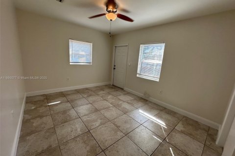 Villa ou maison à louer à Fort Lauderdale, Floride: 4 chambres, 134.71 m2 № 1939289 - photo 11