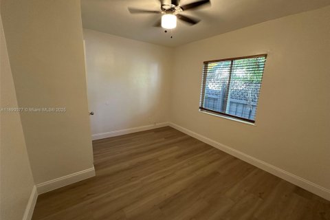Villa ou maison à louer à Fort Lauderdale, Floride: 4 chambres, 134.71 m2 № 1939289 - photo 27