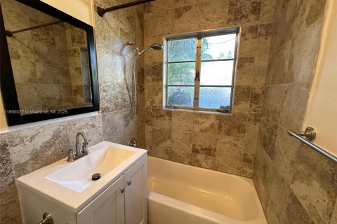 Villa ou maison à louer à Fort Lauderdale, Floride: 4 chambres, 134.71 m2 № 1939289 - photo 26