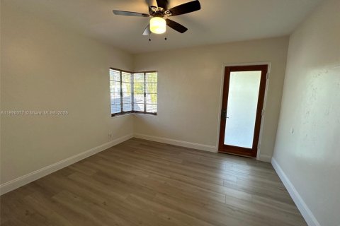Villa ou maison à louer à Fort Lauderdale, Floride: 4 chambres, 134.71 m2 № 1939289 - photo 24