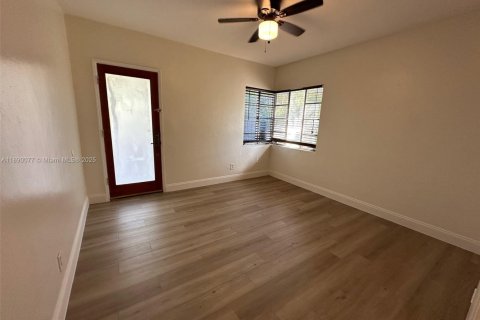 Villa ou maison à louer à Fort Lauderdale, Floride: 4 chambres, 134.71 m2 № 1939289 - photo 19