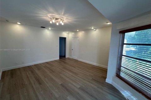 Villa ou maison à louer à Fort Lauderdale, Floride: 4 chambres, 134.71 m2 № 1939289 - photo 18