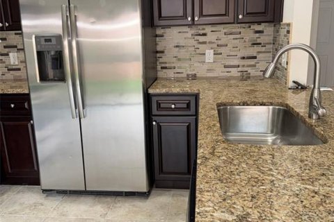 Touwnhouse à louer à Tarpon Springs, Floride: 3 chambres, 148.83 m2 № 2316557 - photo 6