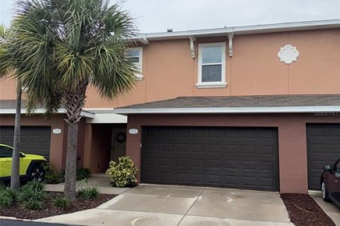 Touwnhouse à louer à Tarpon Springs, Floride: 3 chambres, 148.83 m2 № 2316557 - photo 2