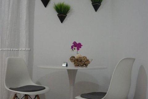 Copropriété à vendre à Miami Beach, Floride: 1 chambre, 41.81 m2 № 1871834 - photo 4