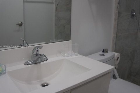 Copropriété à vendre à Miami Beach, Floride: 1 chambre, 41.81 m2 № 1871834 - photo 13