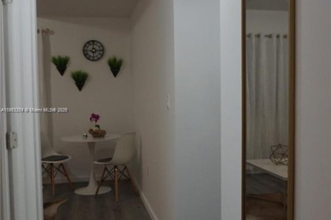 Copropriété à vendre à Miami Beach, Floride: 1 chambre, 41.81 m2 № 1871834 - photo 10