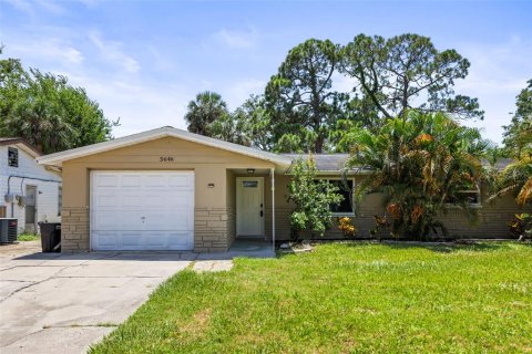 Villa ou maison à Port Richey, Floride 2 chambres, 123.56 m2 № 2313195