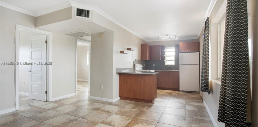 Condo in Miami, Florida, 2 bedrooms  № 1939952
