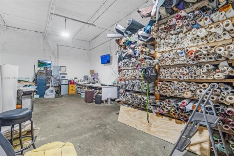 Commercial property in Pembroke Park, Florida № 1932208 - photo 16