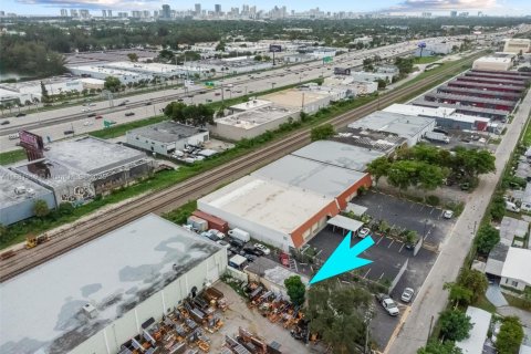 Commercial property in Pembroke Park, Florida № 1932208 - photo 20