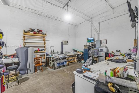 Commercial property in Pembroke Park, Florida № 1932208 - photo 14