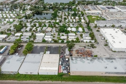 Commercial property in Pembroke Park, Florida № 1932208 - photo 27