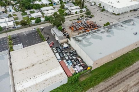 Commercial property in Pembroke Park, Florida № 1932208 - photo 22