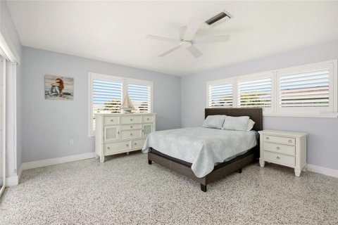 House in Port Charlotte, Florida 3 bedrooms, 137.68 sq.m. № 2217872 - photo 29