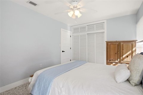 House in Port Charlotte, Florida 3 bedrooms, 137.68 sq.m. № 2217872 - photo 27