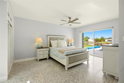 House in Port Charlotte, Florida 3 bedrooms, 137.68 sq.m. № 2217872 - photo 20