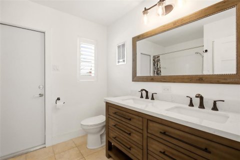 House in Port Charlotte, Florida 3 bedrooms, 137.68 sq.m. № 2217872 - photo 28