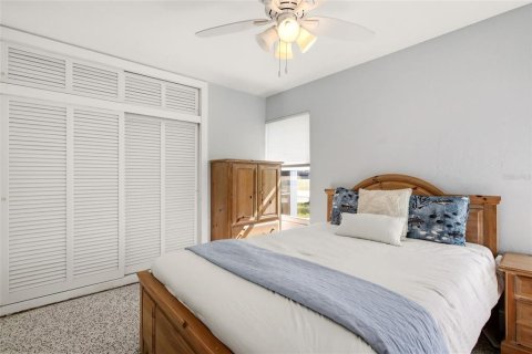House in Port Charlotte, Florida 3 bedrooms, 137.68 sq.m. № 2217872 - photo 26