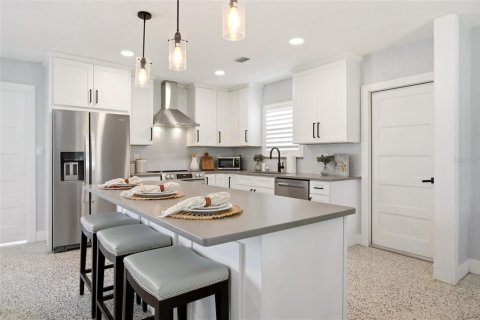 House in Port Charlotte, Florida 3 bedrooms, 137.68 sq.m. № 2217872 - photo 9