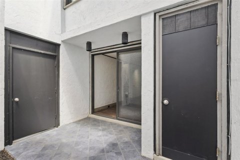 Touwnhouse à vendre à Winter Haven, Floride: 2 chambres, 130.81 m2 № 2277933 - photo 10