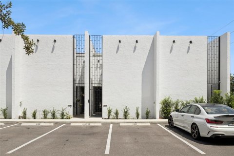 Touwnhouse à vendre à Winter Haven, Floride: 2 chambres, 130.81 m2 № 2277933 - photo 3