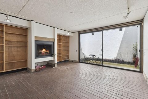 Touwnhouse à vendre à Winter Haven, Floride: 2 chambres, 130.81 m2 № 2277933 - photo 16