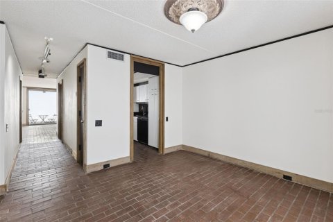 Touwnhouse à vendre à Winter Haven, Floride: 2 chambres, 130.81 m2 № 2277933 - photo 7