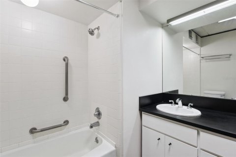 Touwnhouse à vendre à Winter Haven, Floride: 2 chambres, 130.81 m2 № 2277933 - photo 24