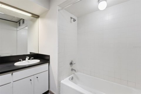 Touwnhouse à vendre à Winter Haven, Floride: 2 chambres, 130.81 m2 № 2277933 - photo 29