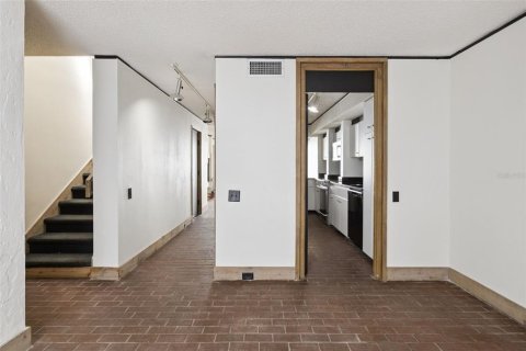 Touwnhouse à vendre à Winter Haven, Floride: 2 chambres, 130.81 m2 № 2277933 - photo 5