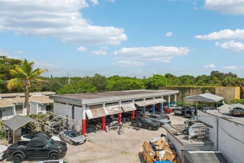 Propiedad comercial en venta en North Miami Beach, Florida № 1937089 - foto 7