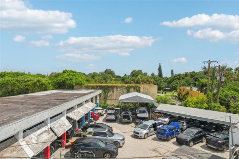 Propiedad comercial en venta en North Miami Beach, Florida № 1937089 - foto 8