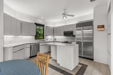 Купить коммерческую недвижимость в Хомстед, Флорида № 1895349 - фото 19