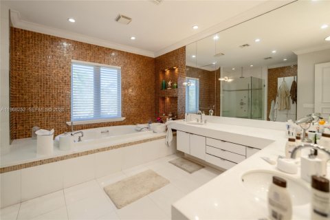 Villa ou maison à vendre à Coral Gables, Floride: 7 chambres, 652.55 m2 № 2174410 - photo 30