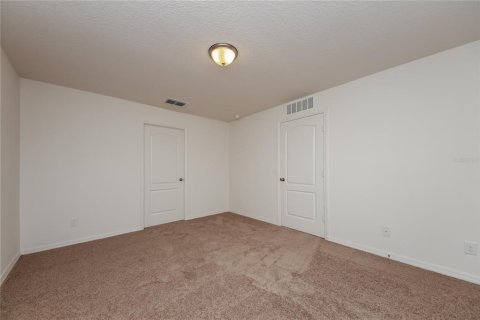 House in Dundee, Florida 3 bedrooms, 128.48 sq.m. № 1905901 - photo 8