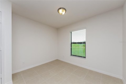 House in Dundee, Florida 3 bedrooms, 128.48 sq.m. № 1905901 - photo 13