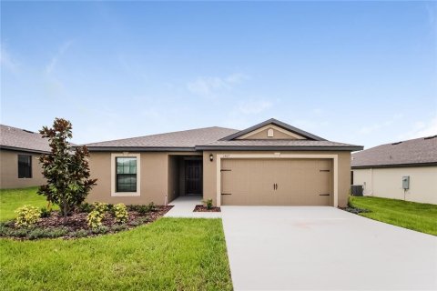 House in Dundee, Florida 3 bedrooms, 128.48 sq.m. № 1905901 - photo 1