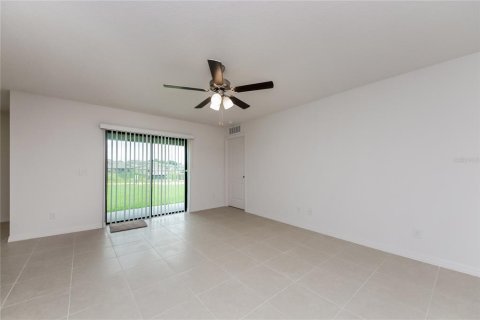 House in Dundee, Florida 3 bedrooms, 128.48 sq.m. № 1905901 - photo 4