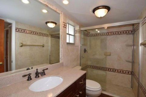 Купить кондоминиум в Помпано-Бич, Флорида 3 комнаты, 79.9м2, № 2085312 - фото 22