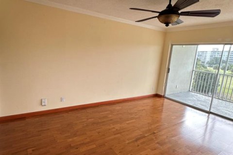 Купить кондоминиум в Помпано-Бич, Флорида 3 комнаты, 79.9м2, № 2085312 - фото 15