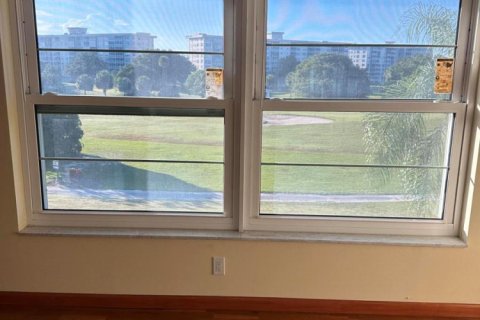 Купить кондоминиум в Помпано-Бич, Флорида 3 комнаты, 79.9м2, № 2085312 - фото 3