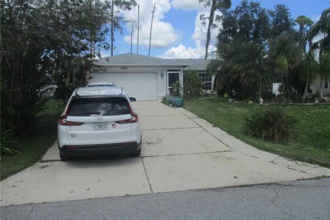 Villa ou maison à North Port, Floride 3 chambres, 110.74 m2 № 2423594