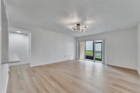 Copropriété à louer à Saint Petersburg, Floride: 2 chambres, 101.26 m2 № 2114499 - photo 10