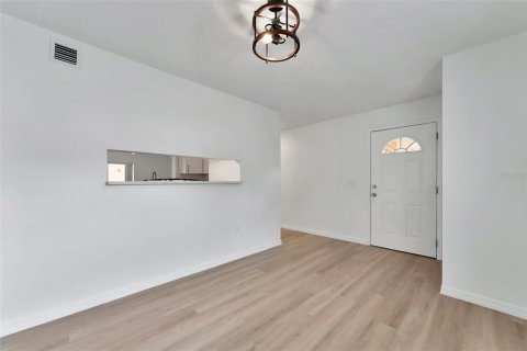 Copropriété à louer à Saint Petersburg, Floride: 2 chambres, 101.26 m2 № 2114499 - photo 5