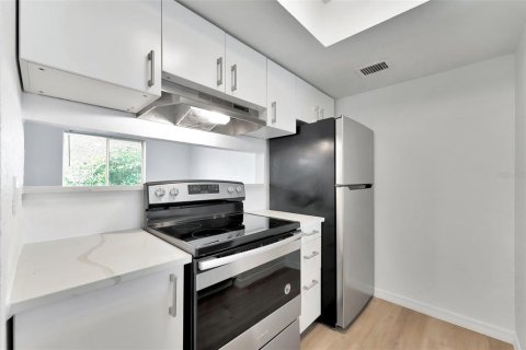 Copropriété à louer à Saint Petersburg, Floride: 2 chambres, 101.26 m2 № 2114499 - photo 8